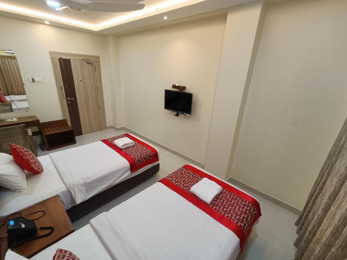 Sri Aswin Grand Hotel Namakkal Bagian luar foto